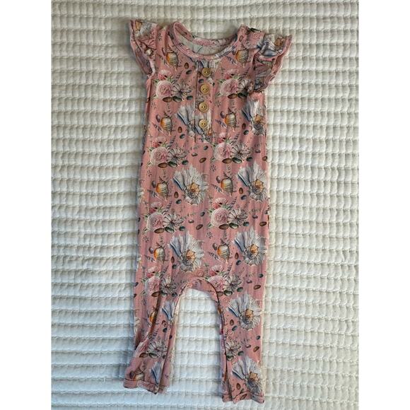 Little bum bums seashell romper - Picture 1 of 3